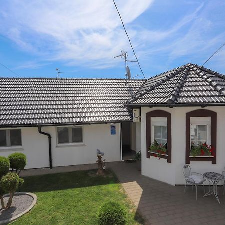 Ðakovo Apartman Veronika מראה חיצוני תמונה